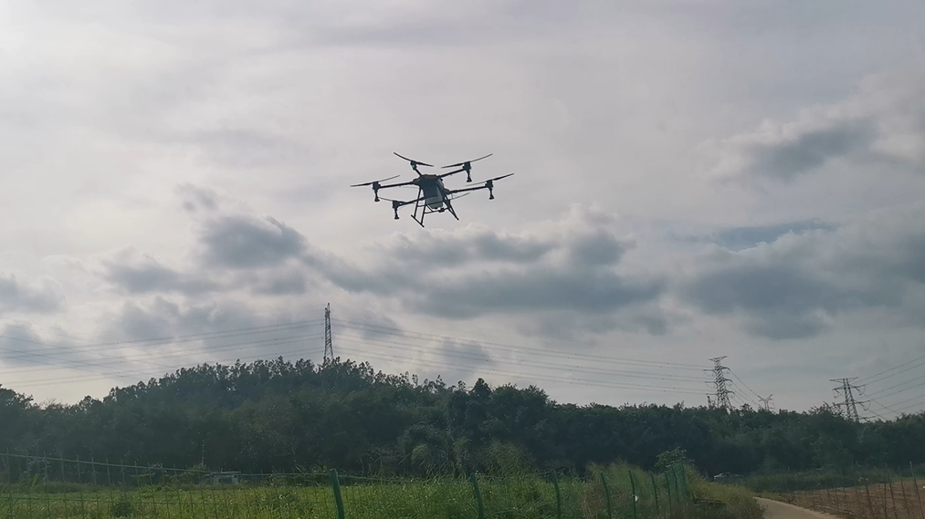 六軸植保無人機(jī)打藥